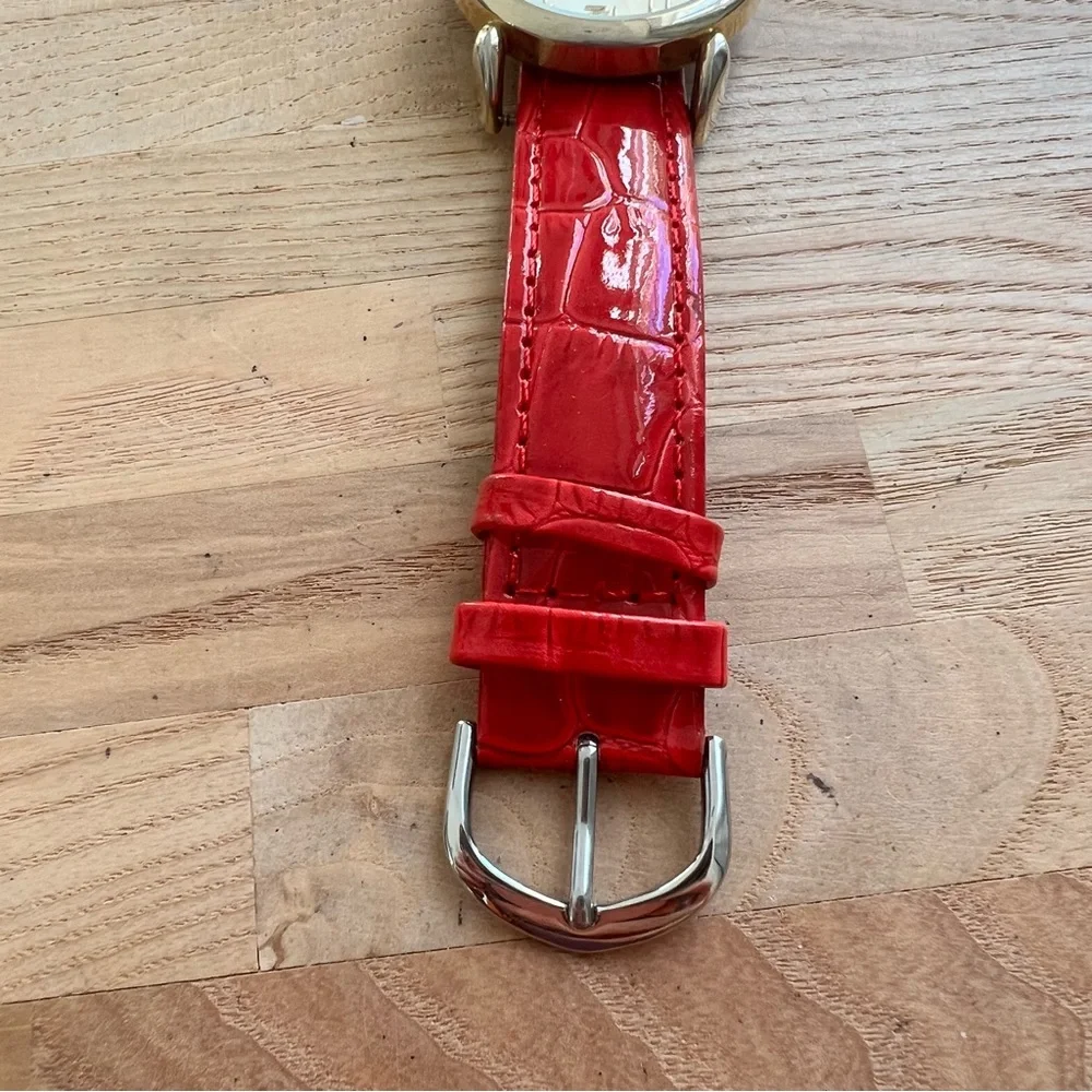 Vivani ladies gold tone red fashion Watch NEW BATTERY